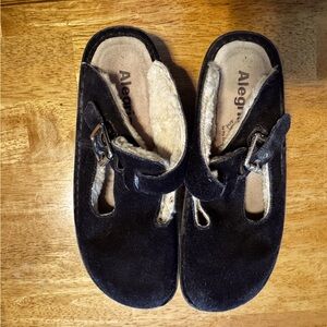 Alegria size 9 slip on with sheepskin lining clog